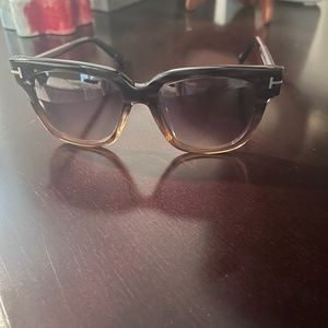 Beautiful Tom Ford sunnies